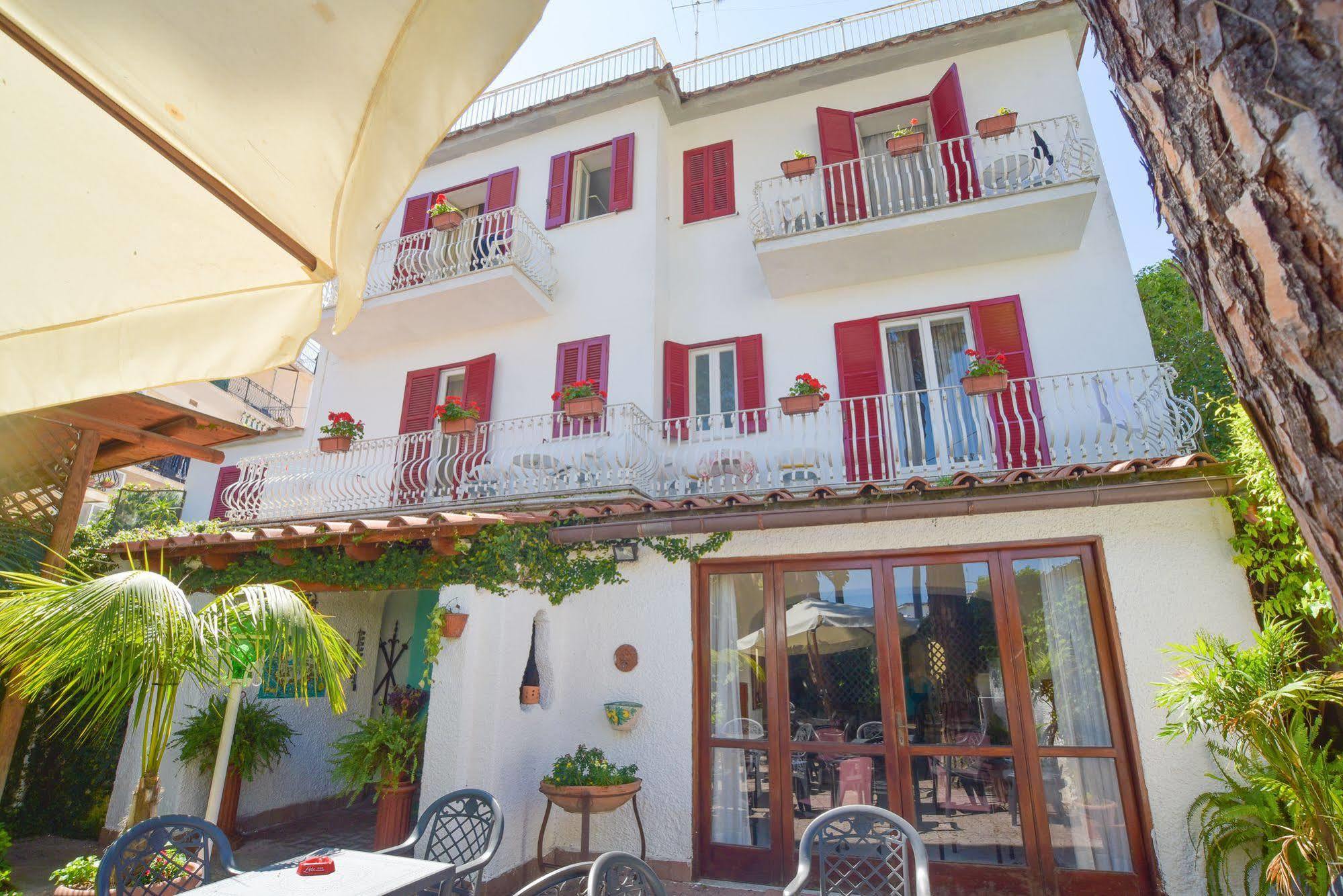 Charme Hotel La Villa Tina Ischia Exterior photo